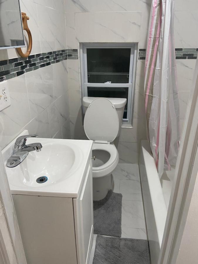 A Comfortable Room Нью-Йорк Екстер'єр фото
